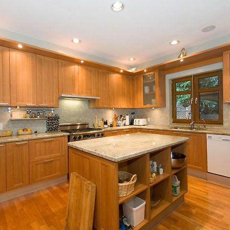 Whistler Alpine Chalet Retreat & Wellness Villa Exterior foto