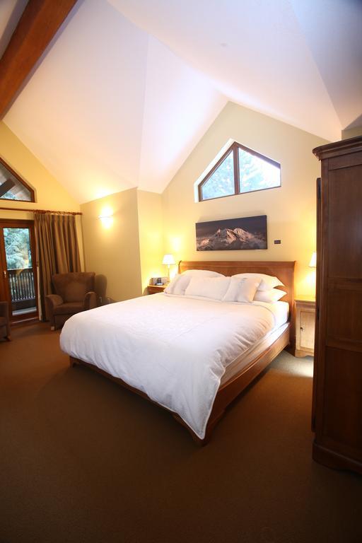 Whistler Alpine Chalet Retreat & Wellness Villa Exterior foto