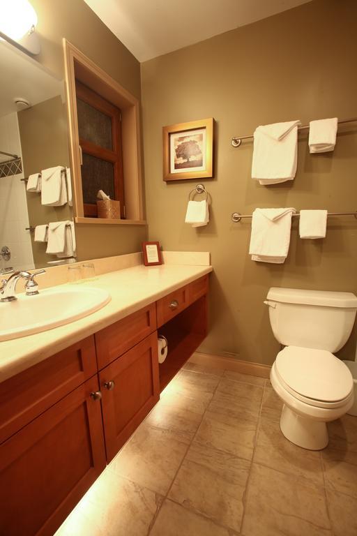 Whistler Alpine Chalet Retreat & Wellness Villa Habitación foto