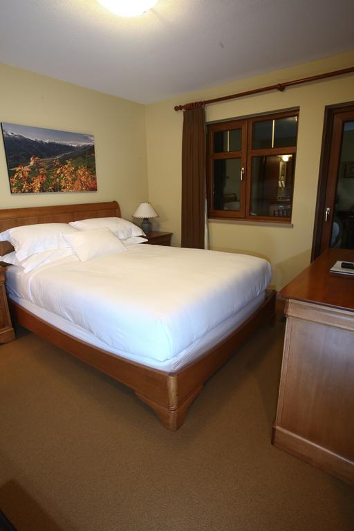 Whistler Alpine Chalet Retreat & Wellness Villa Habitación foto