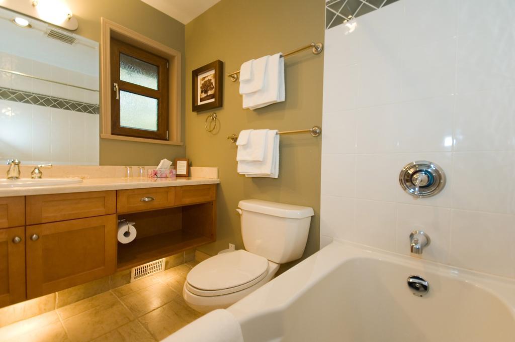 Whistler Alpine Chalet Retreat & Wellness Villa Habitación foto