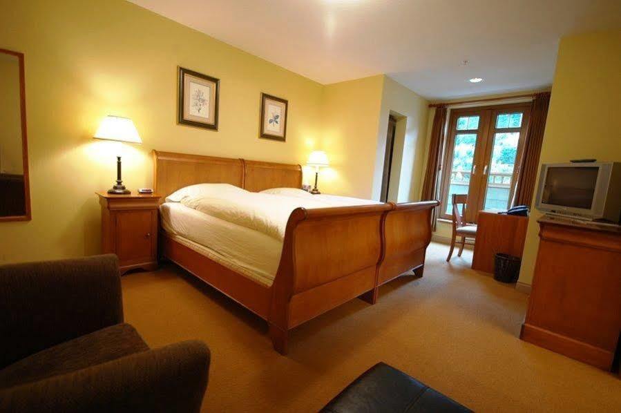 Whistler Alpine Chalet Retreat & Wellness Villa Habitación foto